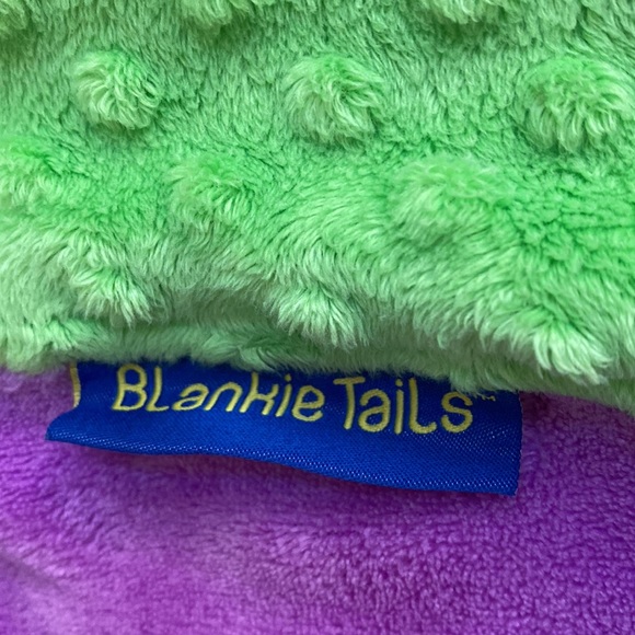 Blankie Tails Mermaid Tail Blanket - Picture 4 of 6